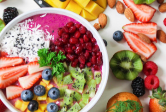 Kolorowe owoce i warzywa w sklepie Demo